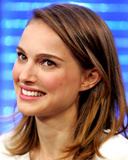 Natalie Portman sobre fondo Azul